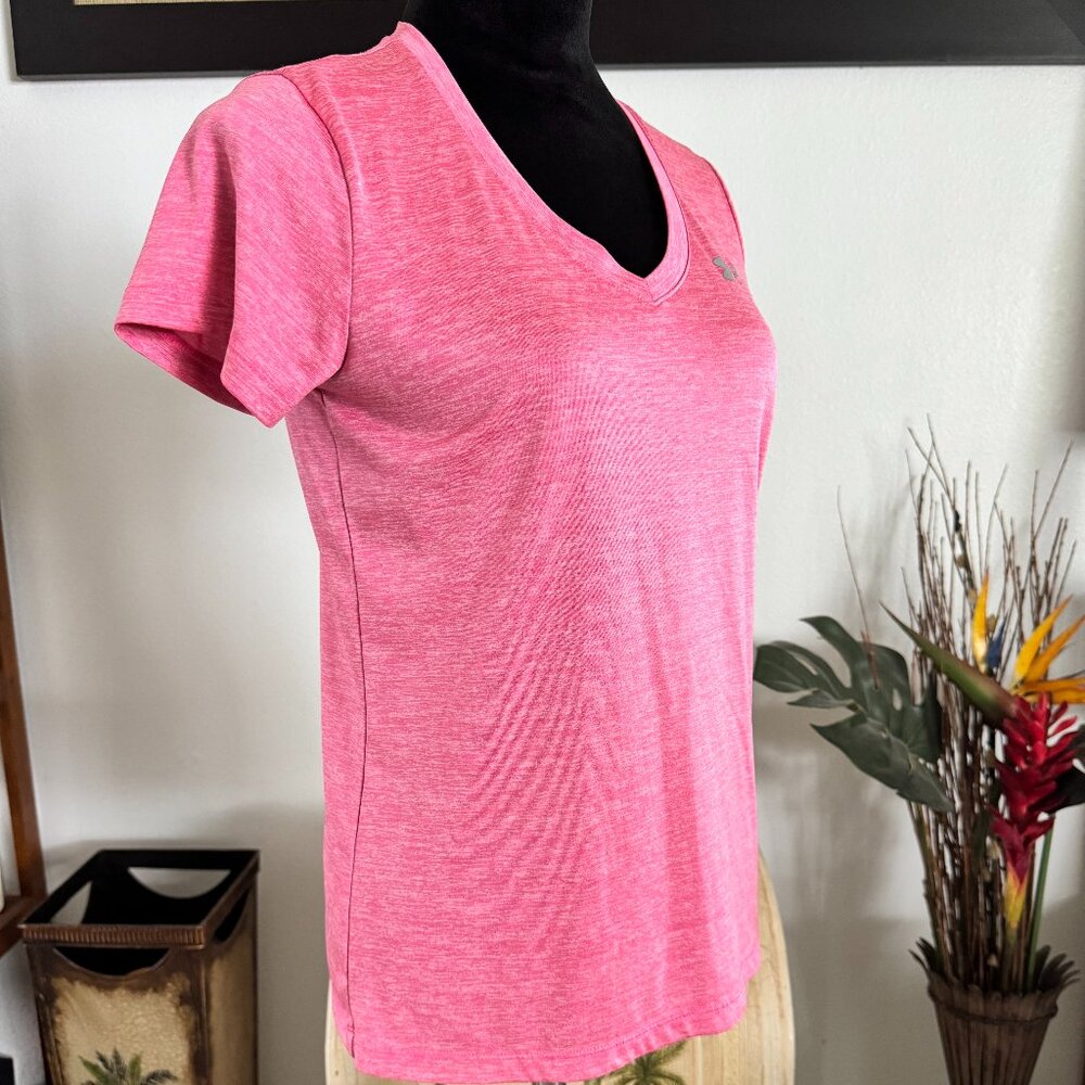 Under Armour Shirt Womens Small Pink V-Neck Short Sleeve Heat Gear Activewear - Picture 5 of 7